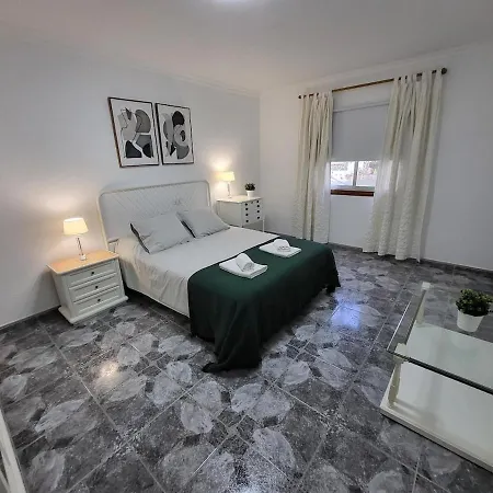 Coral 1 - 4 Bed In Abrigos Apartment
