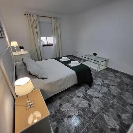 Coral 1 - 4 Bed In Abrigos Apartment